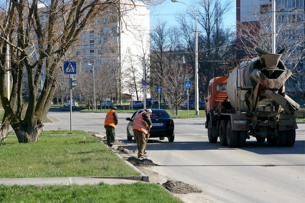 Скопившийся после зимы мусор уберут с дорог Волгодонска