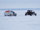 Десятки машин и квадроциклов устроили дрифт на льду Цимлянского водохранилища в Волгодонске 