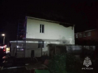 В Волгодонске молния ударила в дом и загорелась кровля