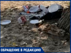 Волгодонцы заставили нагадивших на пляже в Романовской отдыхающих убрать мусор за собой