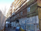 В Волгодонске жители ПЭНовского дома потребовали от строителей возместить ущерб от монтажа арматуры в их квартирах