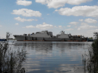 Новейший корабль ВМФ Вьетнама прошел через шлюзы №№ 14 и 15 в Волгодонске