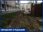 «Обращения к подрядчику не принесли результатов»: волгодонцы рассказали о порче двора со стороны рабочих из детского сада «Лесовичок»