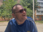 Он увидел Солнце впервые в этом году: спасатели Волгодонска помогли инвалиду-колясочнику впервые за полгода выйти на улицу