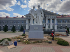 Как новенький: в Волгодонске отреставрировали скульптуру «Речник и рабочий»