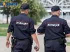 Хранившего наркотики в потайном кармане мужчину задержали в Волгодонске с подельником