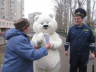 В Волгодонске на Ленина «Дядя Степа» был замечен в компании медведя «Шалунишки»