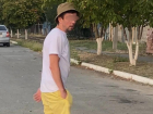 Похожий на дезертировавшего из зоны СВО мужчина преследовал 11-летних девочек в станице Романовской
