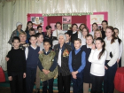 Пятиклассники во время урока мужества поздравили ветерана ВОВ с наступающим Днем защитника Отечества