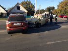 В Волгодонске водитель «BMW» спровоцировал ДТП с участием «ретромобиля» и «Мицубиси»