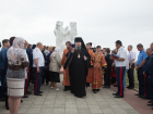 На месте захоронения убиенных в концлагере Епископ Волгодонский и Сальский Корнилий провел богослужение