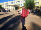 Ограничить поездки в общественном транспорте и обойтись без рукопожатий посоветовали волгодонским школьникам