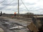 Волгодонские дорожники пообещали заасфальтировать вырезанные ямы на путепроводе и улице Морской 