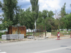 В Волгодонске строят новый остановочный павильон