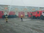 Вышедшего на пенсию начальника пожарно-спасательной части в Зимовниках облили водой из брандспойтов