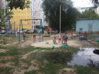 Из-за коммунальной аварии затопило детскую площадку на Пионерской