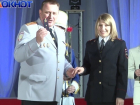 Полицейским Волгодонска подарили удочки, награды и погоны