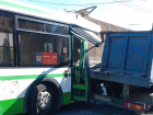 Автобус врезался в тяжелый грузовик на Романовском шоссе в Волгодонске