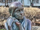 «Девочка с книгой» и другие известные скульптуры Волгодонска могут переехать в сквер Дружбы
