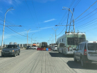 Пробки в Волгодонске заставили скорректировать график ремонта дороги на путепроводе