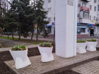 Волгодонск готов ко Дню космонавтики: у памятника Гагарину высадили цветы