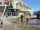 Площадь и лавочки в центре нового города очистили от голубиного помета