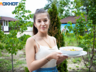 Помыла овощи в Дону и приготовила буйабес во время кулинарного этапа Валерия Штырмер