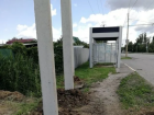 После обращения в «Блокнот», столбы на пешеходной тропинке в ДНТ «Донской сад» убрали в другое место 