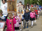 Единым «Бессмертным полком» с портретами родственников прошли воспитанники детского сада в Волгодонске