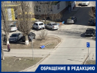 Лежит «в обмороке» у дороги больше недели: жители просят восстановить сбитый знак «Осторожно, дети!» 