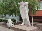 Вандалы обезглавили памятник матери в Волгодонске