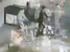 Взлом холодильника с мороженым в парке Победы волгодонцами в капюшонах попал на видео  