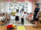 Безопасность на дорогах начинается с детства: день светофора отметили  малыши Цимлянска