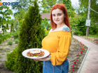Спела песню и приготовила японский «Кацудон»: чем удивляла Ксения Замалдинова на кулинарном этапе