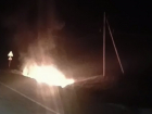 Появилось видео пылающей от падения украинского БПЛА машины на трассе Цимлянск - Морозовск