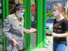 О необходимости соблюдения масочного режима жителям Волгодонского района рассказывают волонтеры 