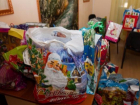 Детям из малоимущих семей подарят новогодние подарки ценой в 128 рублей 