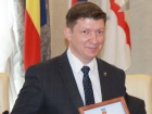 Главный медик Волгодонска Сергей Ладанов владеет тремя квартирами и обходится без машины 