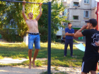 В Волгодонске любители воркаута выявили сильнейшего в подтягиваниях