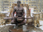 Оскверненную вандалами скульптуру восстановили в Волгодонске 