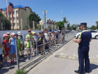 «Переходи дорогу правильно!»: инспекторы дорожного движения провели занятие для романовских школьников