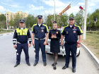 Сотрудники ГАИ вручили водителям георгиевские ленточки  