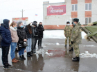 Прошли по казармам и примерили военную форму: волгодонские школьники посетили с экскурсией воинскую часть 3504