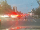 Гигантская пробка образовалась на одной из самых оживленных улиц Волгодонска 