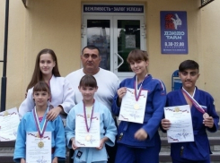 Волгодонские дзюдоисты вернулись с областного турнира с медалями