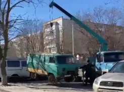 Самовольный ТЦ «Ржавая буханка» открылся на улице 30 лет Победы