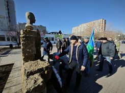 В Волгодонске почтили память десантников легендарной шестой роты под командованием Героя России Сергея Молодова