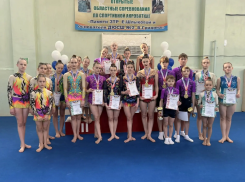 Золотой триумф: волгодонские акробаты стали победителями и призерами открытых областных соревнований