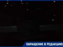Один из самых любимых скверов волгодонцев уже две недели пребывает в кромешной темноте