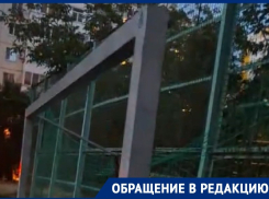 Футбольные ворота могут покалечить детей: шаткая конструкция на спортплощадке